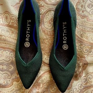 Rothy’s Kelly green (retired)- Pointed flats size 6